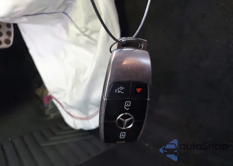 2018 Mercedes-Benz E 400 z USA, uszkodzony, nr VIN WDD1J6FB7JF012292